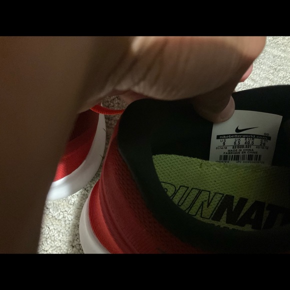 Nike running shoes - Picture 1 of 4